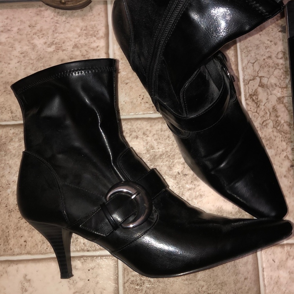 Catos black boots size 9